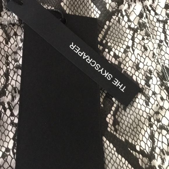 Kendall and Kylie high rise skyscraper boomerang pant NWT - Picture 2 of 6